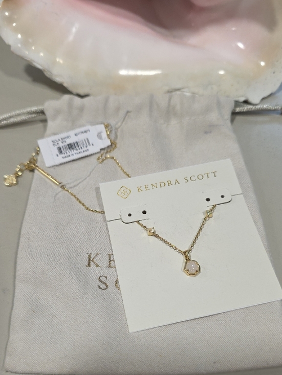 Kendra Scott Jewelry - Kendra Scott Gold Necklace